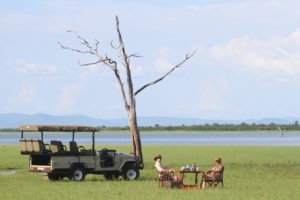changa safari camp kariba drinks next to lake