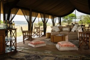 serengeti safari camp lounge