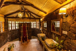mount gahinga lodge uganda bathroom