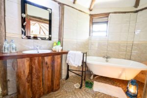 gorilla safari lodge uganda bathroom