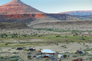 Namibia Kaokoland Grootberg Etendeka Mountain Camp36